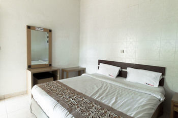 Hotel Reddoorz At Gatot Subroto 3*