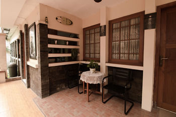 Hotel Reddoorz At Gatot Subroto